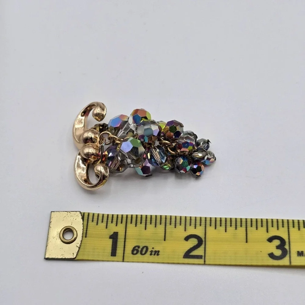 Vintage Grape Cluster Brooch Pin Gold Tone Iridescent Crystal Dangle Chandelier‎